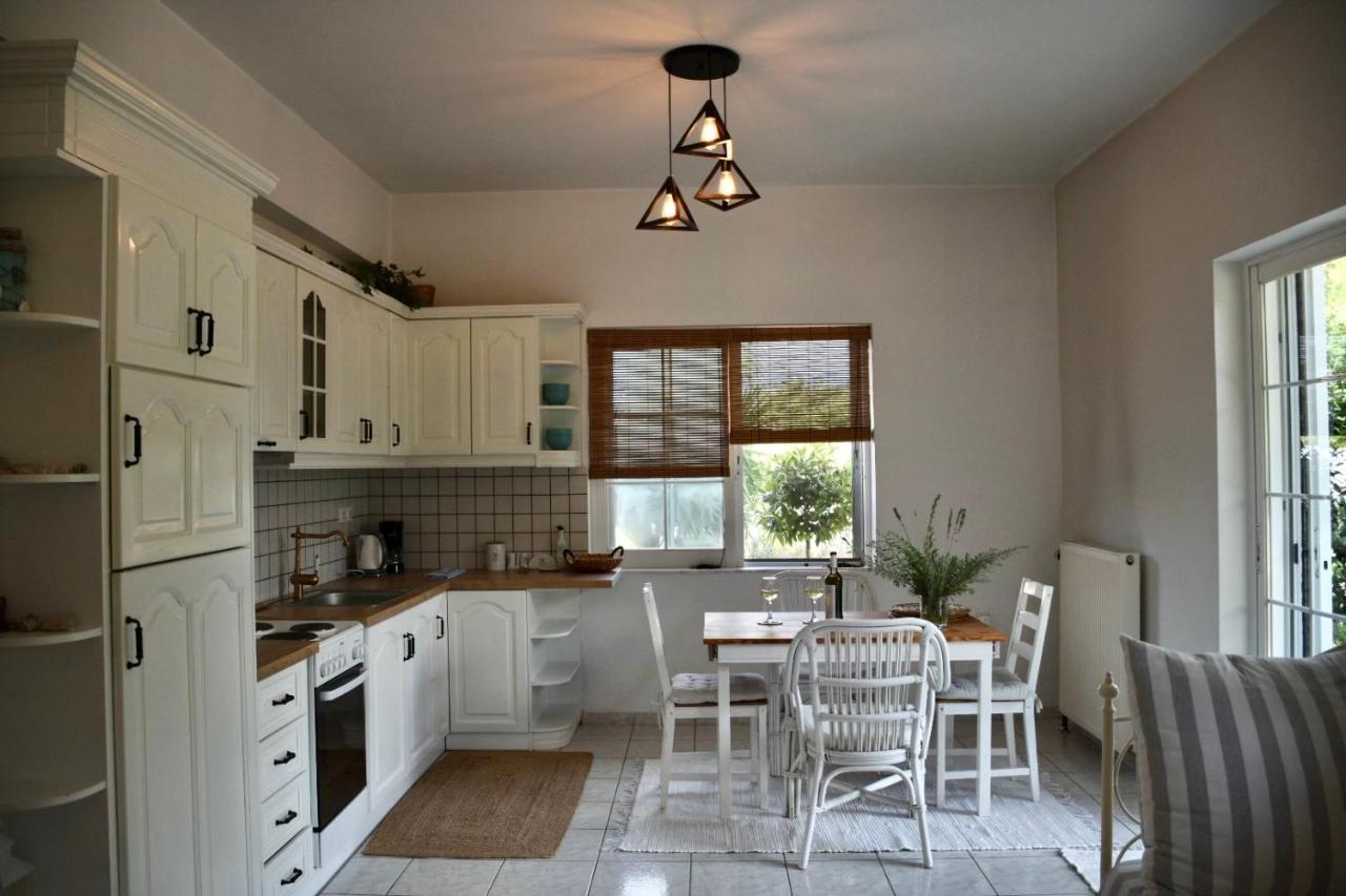 Apartment Beach House Chalkida Ngoại thất bức ảnh